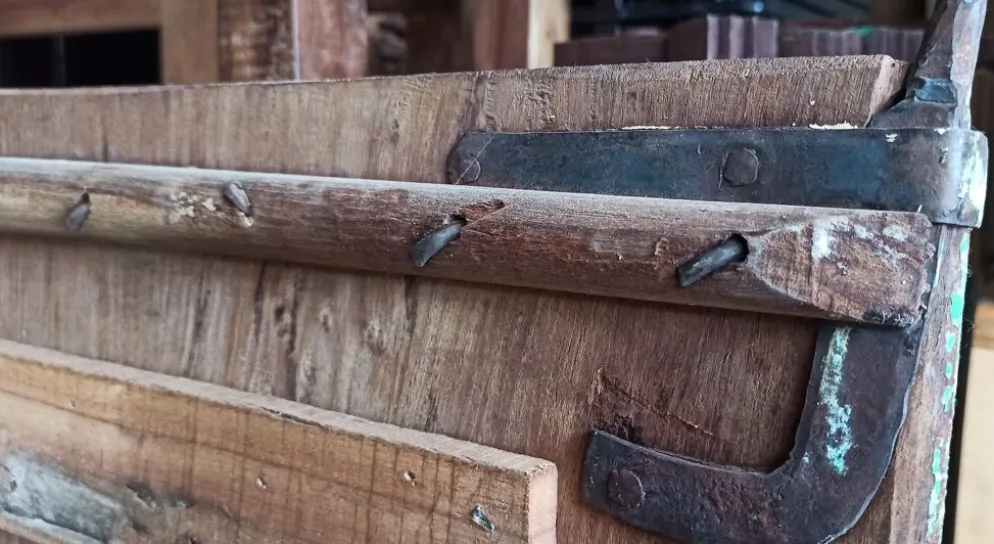 Porte ancienne en bois