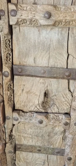 Porte ancienne en bois