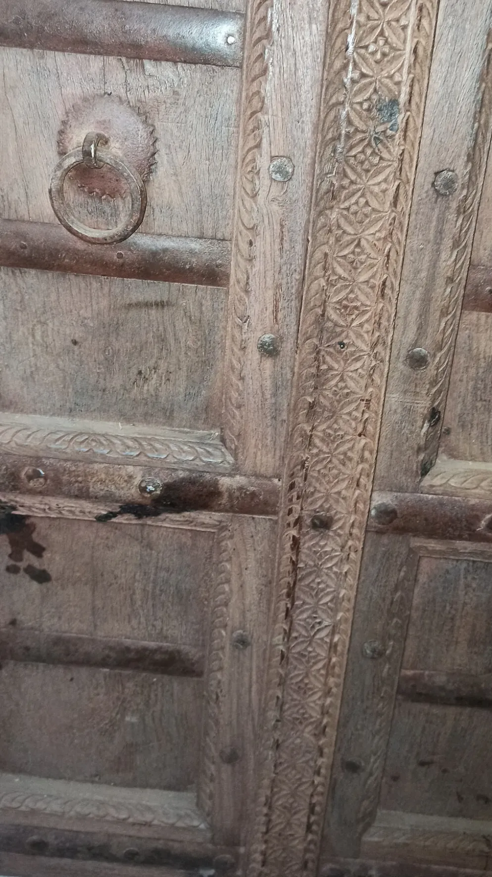 Porte ancienne en bois