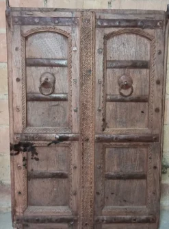 Porte ancienne en bois