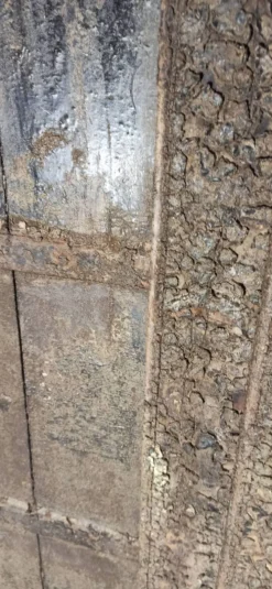 Porte ancienne en bois avec cadre