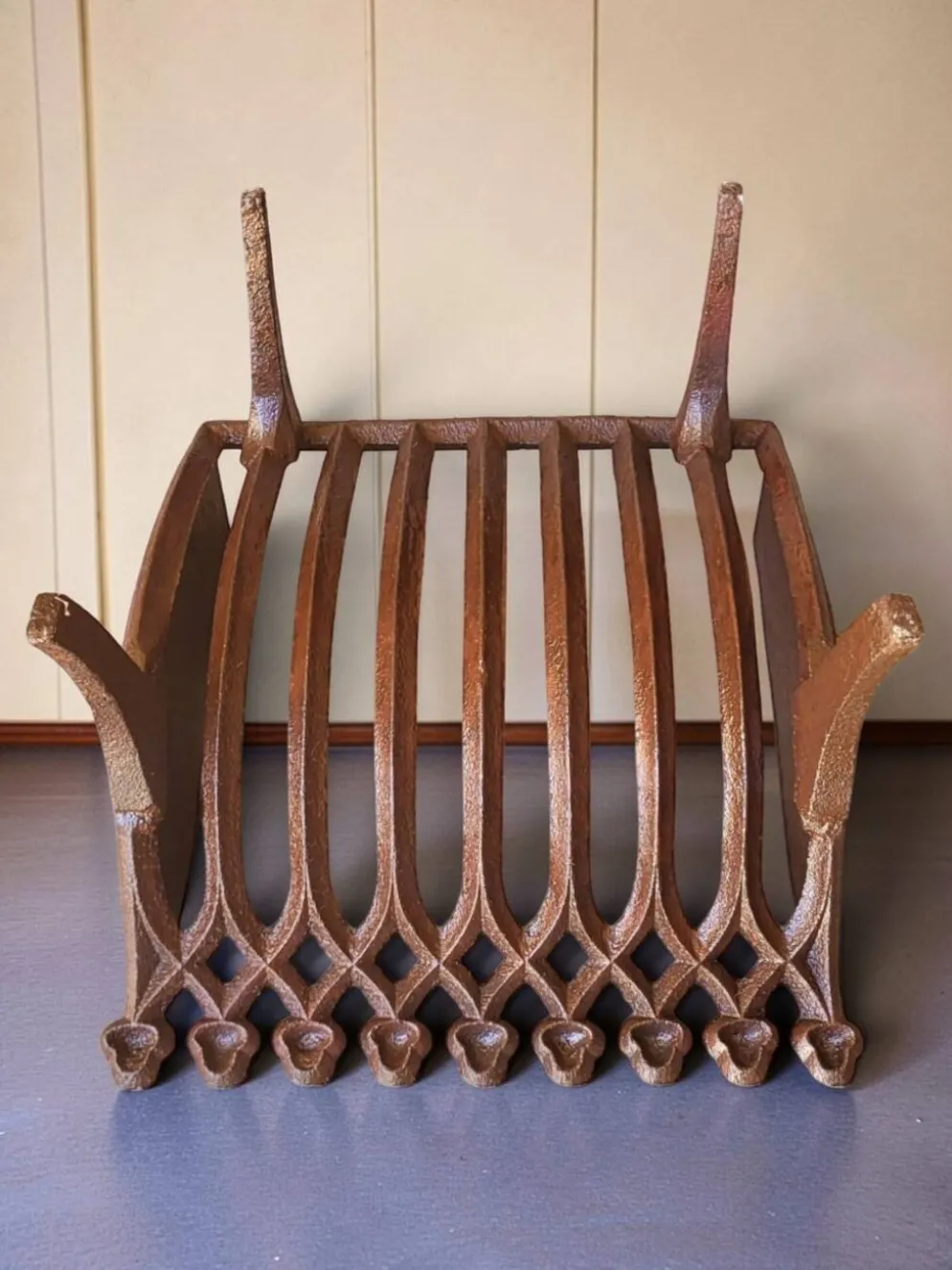 Porte-buche corbeille de cheminée en fonte