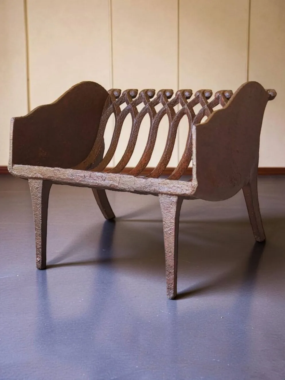 Porte-buche corbeille de cheminée en fonte