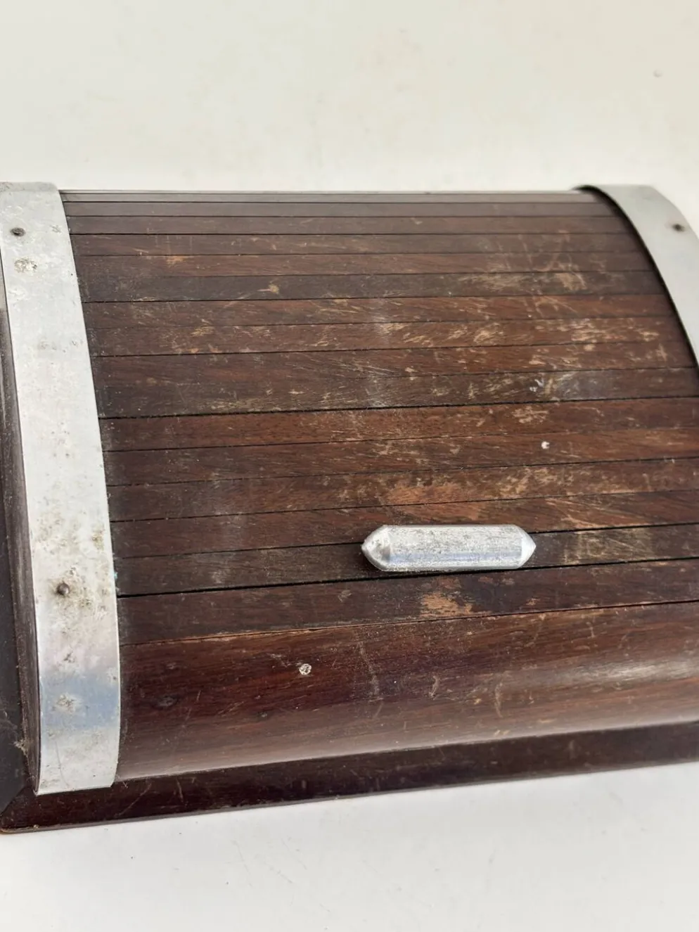 Porte-cigarettes vintage 1960 distributeur bois métal doré - 16 x 13 cm