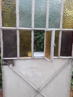 Porte d'atelier 258,4x98,5cm en fer et verres cathédrales colorés