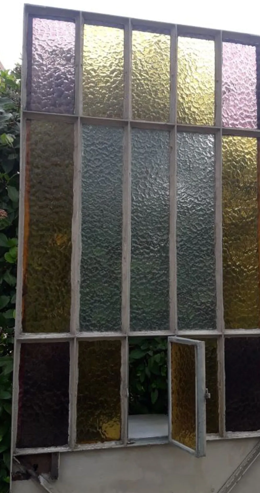 Porte d'atelier 258,4x98,5cm en fer et verres cathédrales colorés