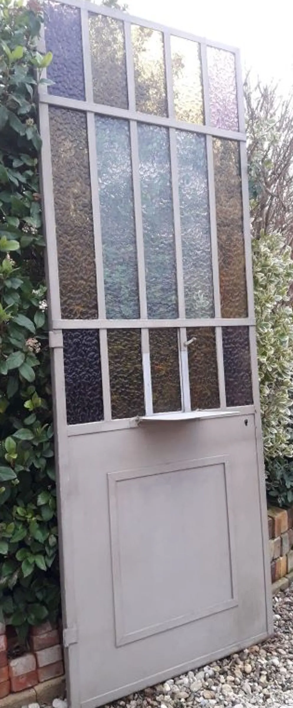 Porte d'atelier 258,4x98,5cm en fer et verres cathédrales colorés