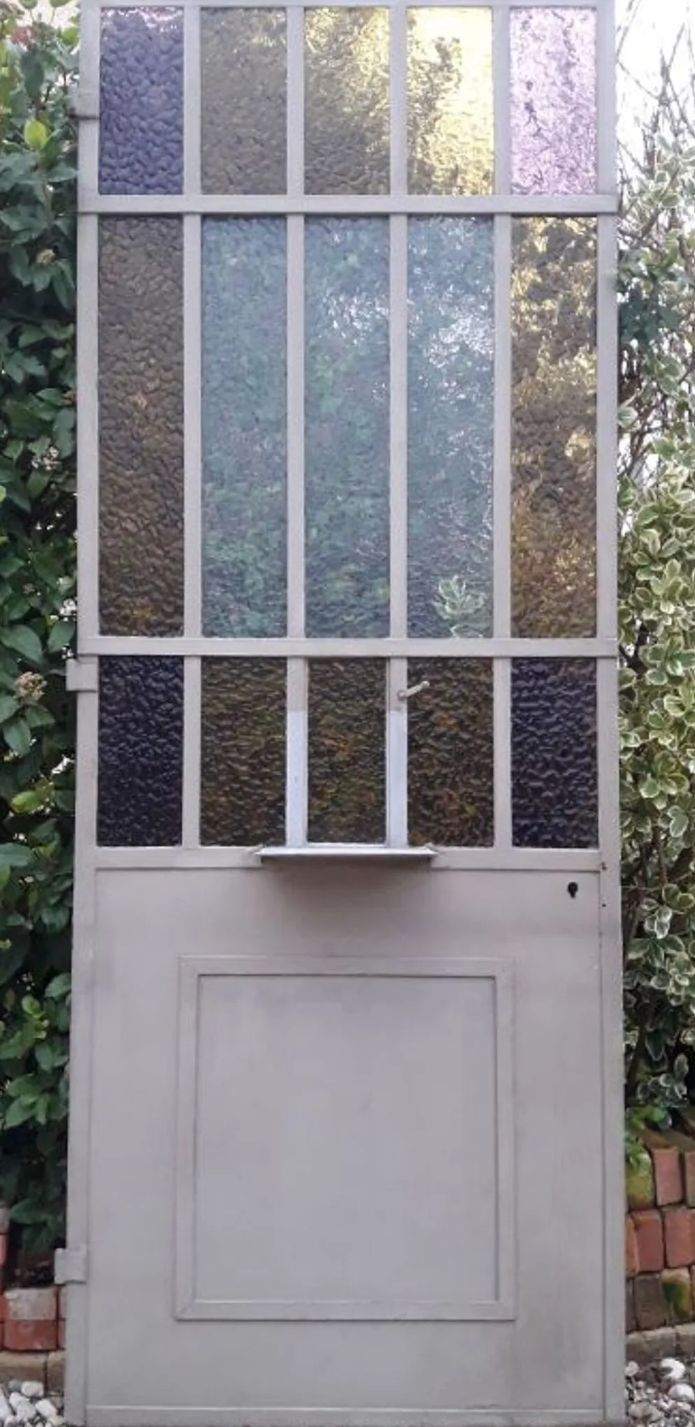 Porte d'atelier 258,4x98,5cm en fer et verres cathédrales colorés