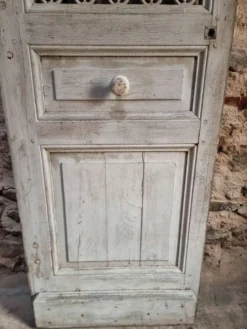Porte d'entrée ancienne en chêne avec grille en fonte, récupération architecturale française