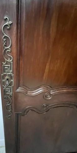 Porte de placard en merisier massif XVIII siècle