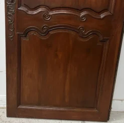 Porte de placard en merisier massif XVIII siècle