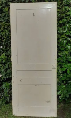Porte de placard h221xl89,5cm ancienne panneautée, moulurée