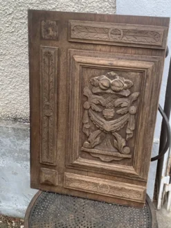 Porte de placard, panneau décoratif en bois coupé de fruit sculpté ancien
