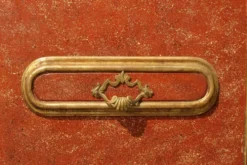 Porte en bois laquée et dorée avec cadre en faux porphyre rouge italien du 20ème siècle