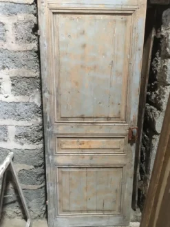 Porte en pin décapée