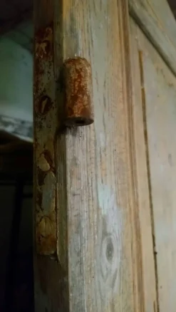 Porte en pin décapée