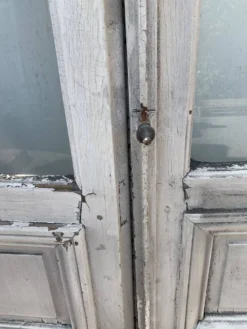 Porte fenêtre a deux vantaux en chêne massif XX siècle