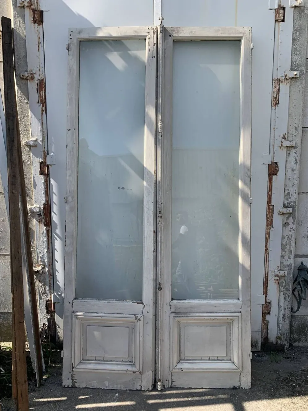 Porte fenêtre a deux vantaux en chêne massif XX siècle