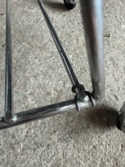 Porte journaux à roulettes années 50