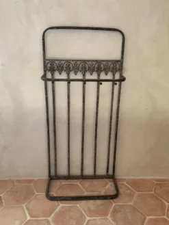 Porte-parapluie en métal