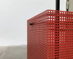 Porte-parapluie minimaliste en acier perforé, années 1960