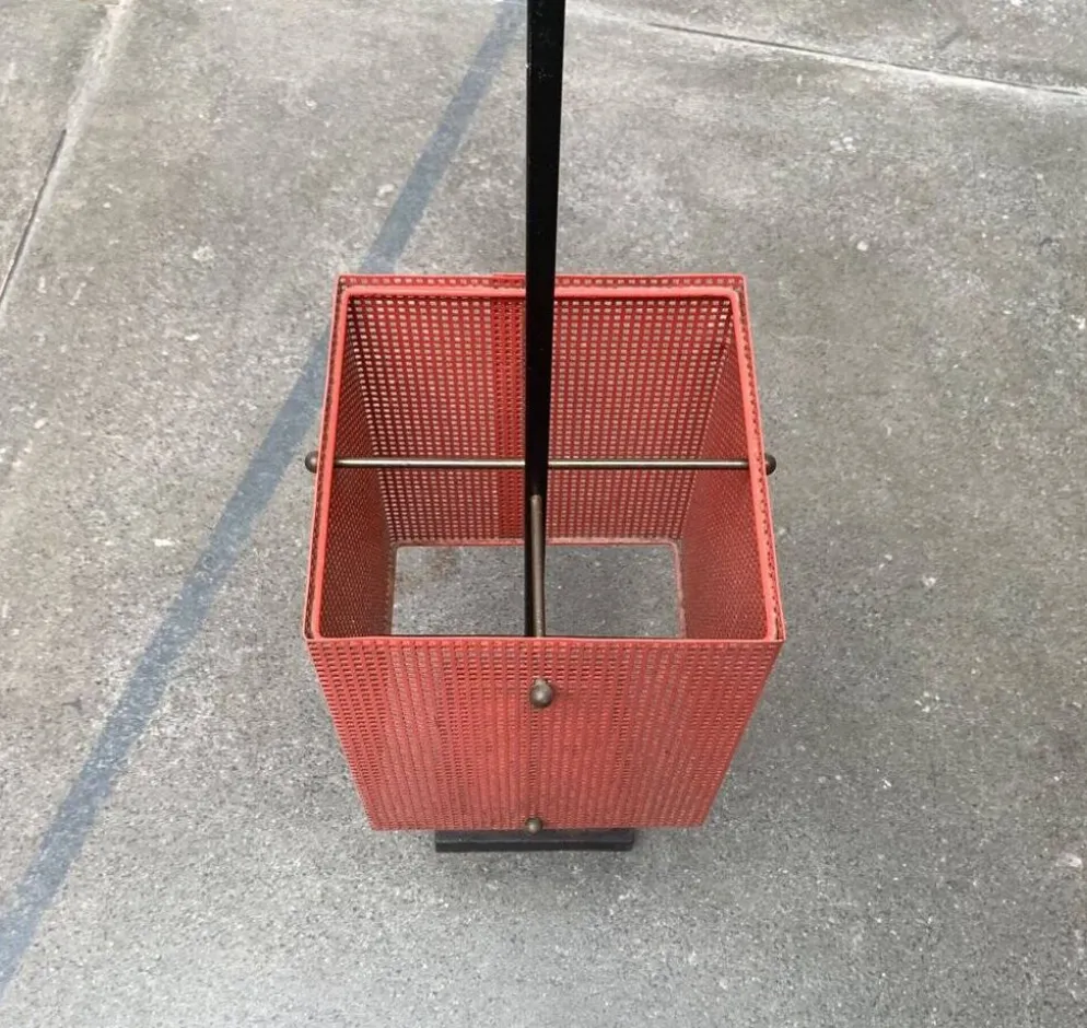 Porte-parapluie minimaliste en acier perforé, années 1960