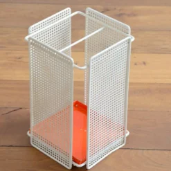 Porte-parapluies moderniste en métal perforé années 60 / 70