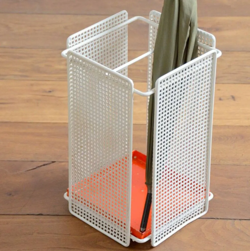 Porte-parapluies moderniste en métal perforé années 60 / 70