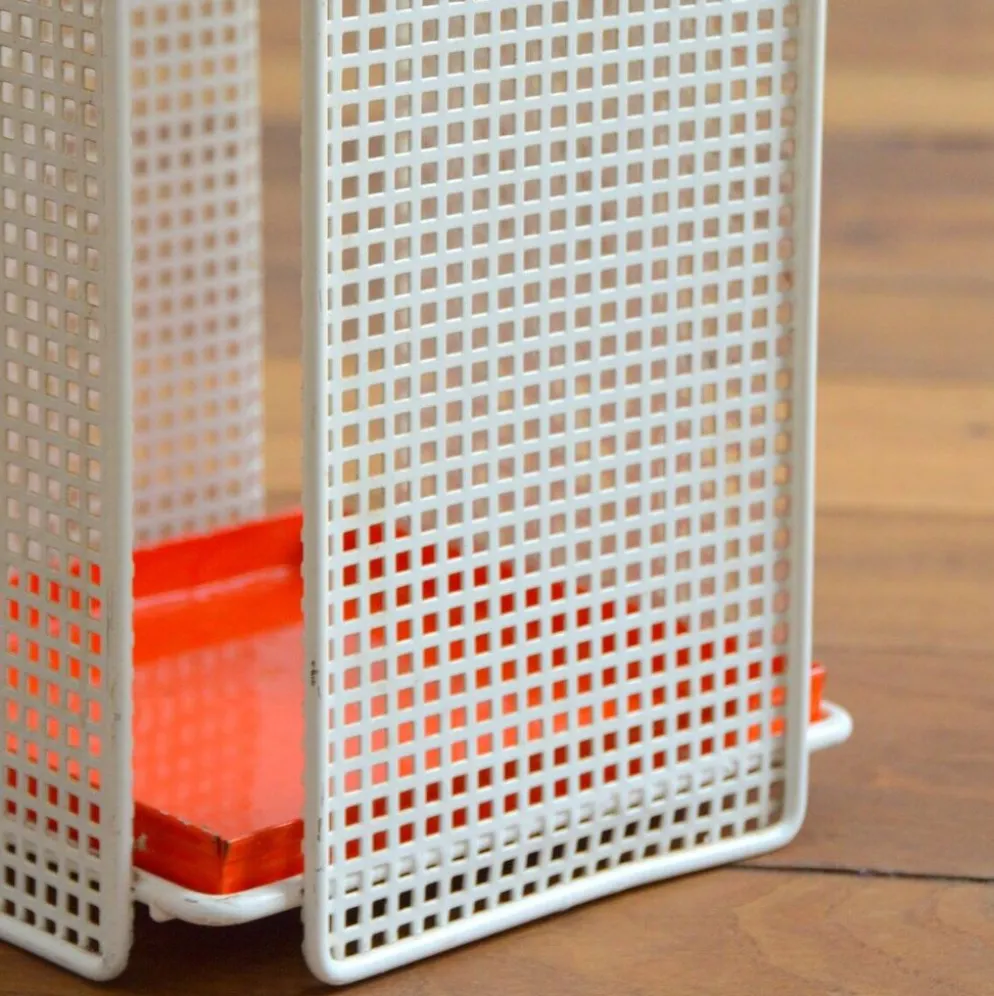 Porte-parapluies moderniste en métal perforé années 60 / 70
