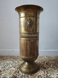 Porte-parapluie vintage en laiton massif patiné– anses tête de lion