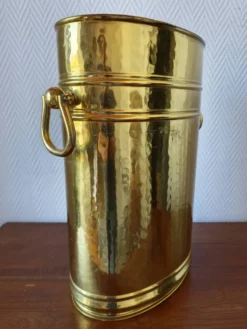 Porte-parapluie vintage en laiton martelé – années 1970-80