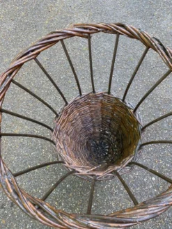 Porte parapluie vintage en rotin et osier tressé et acier