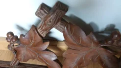 Porte pipes en bois sculpté