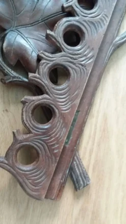 Porte pipes en bois sculpté