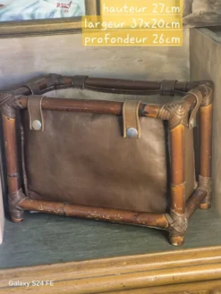 Porte revue cuire