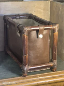 Porte revue cuire