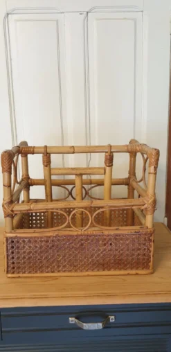 Porte revue en cannage