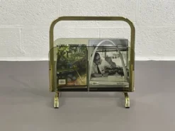 Porte revue en laiton et verre