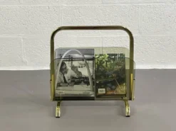 Porte revue en laiton et verre