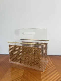 Porte-revue en Plexiglas