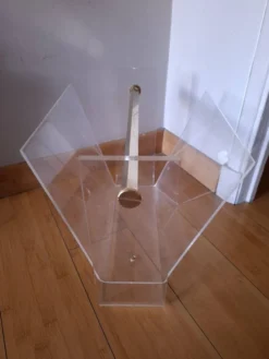 Porte revue en plexiglas David Lange pour Roche Bobois