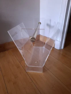 Porte revue en plexiglas David Lange pour Roche Bobois
