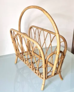 Porte revue en rotin