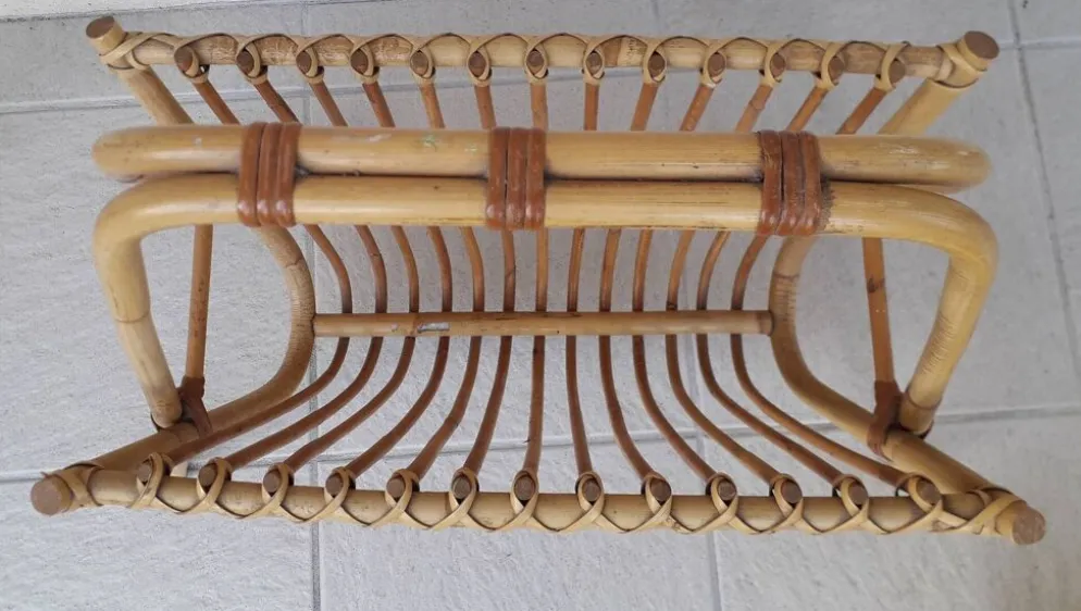 Porte-revue en rotin