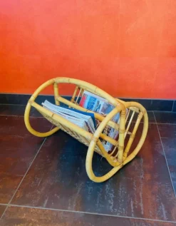 Porte revue en rotin années 60