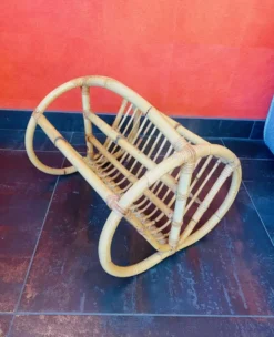 Porte revue en rotin années 60