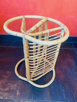 Porte revue en rotin années 60