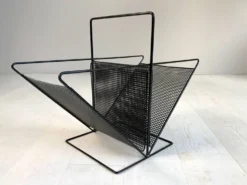 Porte-revue en tole perforée, 1960