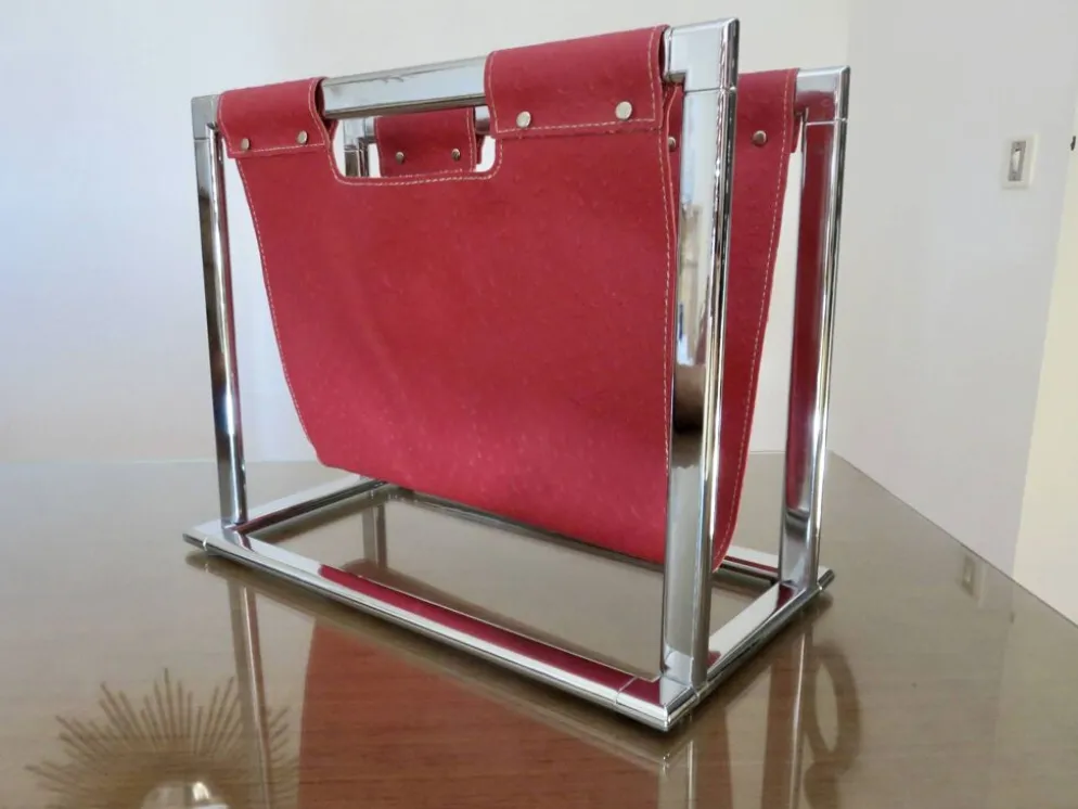 Porte revue métal chromé et simili cuir, Skaï , aspect pécari, 1970