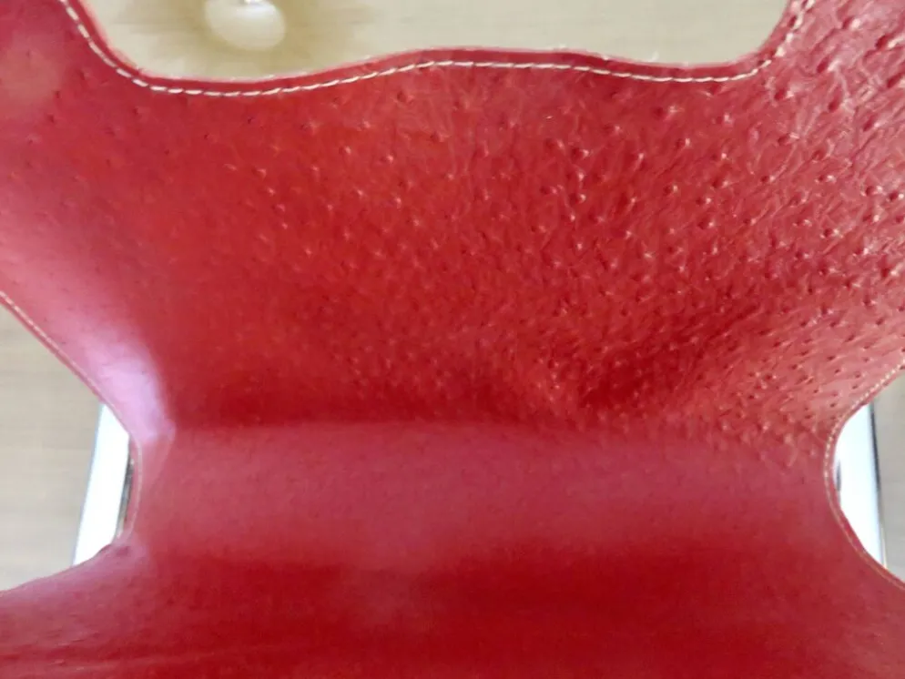 Porte revue métal chromé et simili cuir, Skaï , aspect pécari, 1970